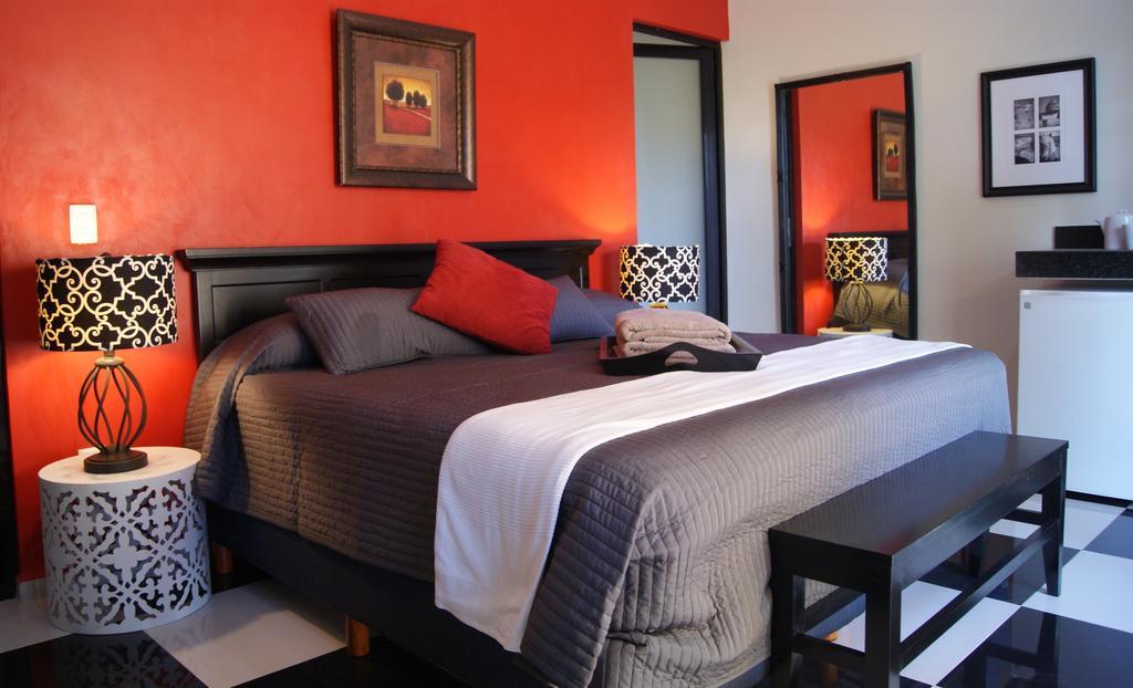 Ochenta Y Dos Bed & Breakfast & Spa Merida Exterior photo
